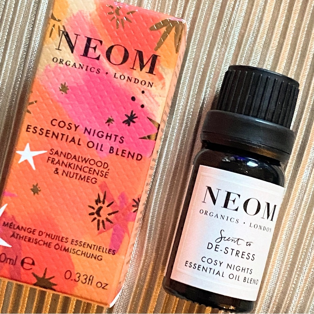 NEOM ORGANIC COSY NIGHTS DE-STRESS ESSENTIAL OIL BLEND 10ML / 0.33OZ FULL SIZE